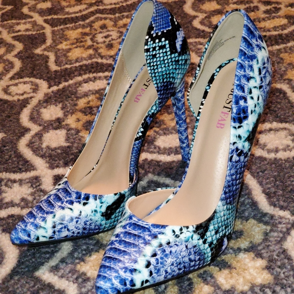Blue multi snake print heels